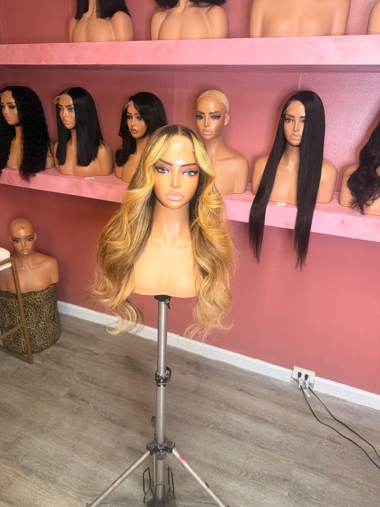 Blonde/ brown glueless unit 24 inch