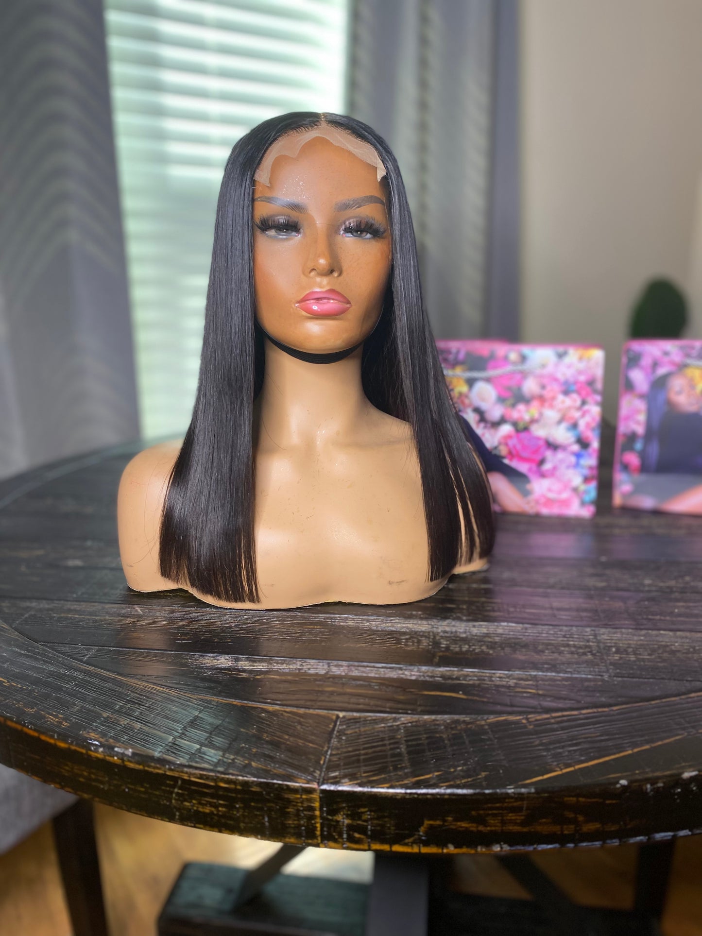 Glueless closure wig